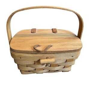 Vintage Longaberger 1995 Kiddie Purse Signed handwoven basket with lid